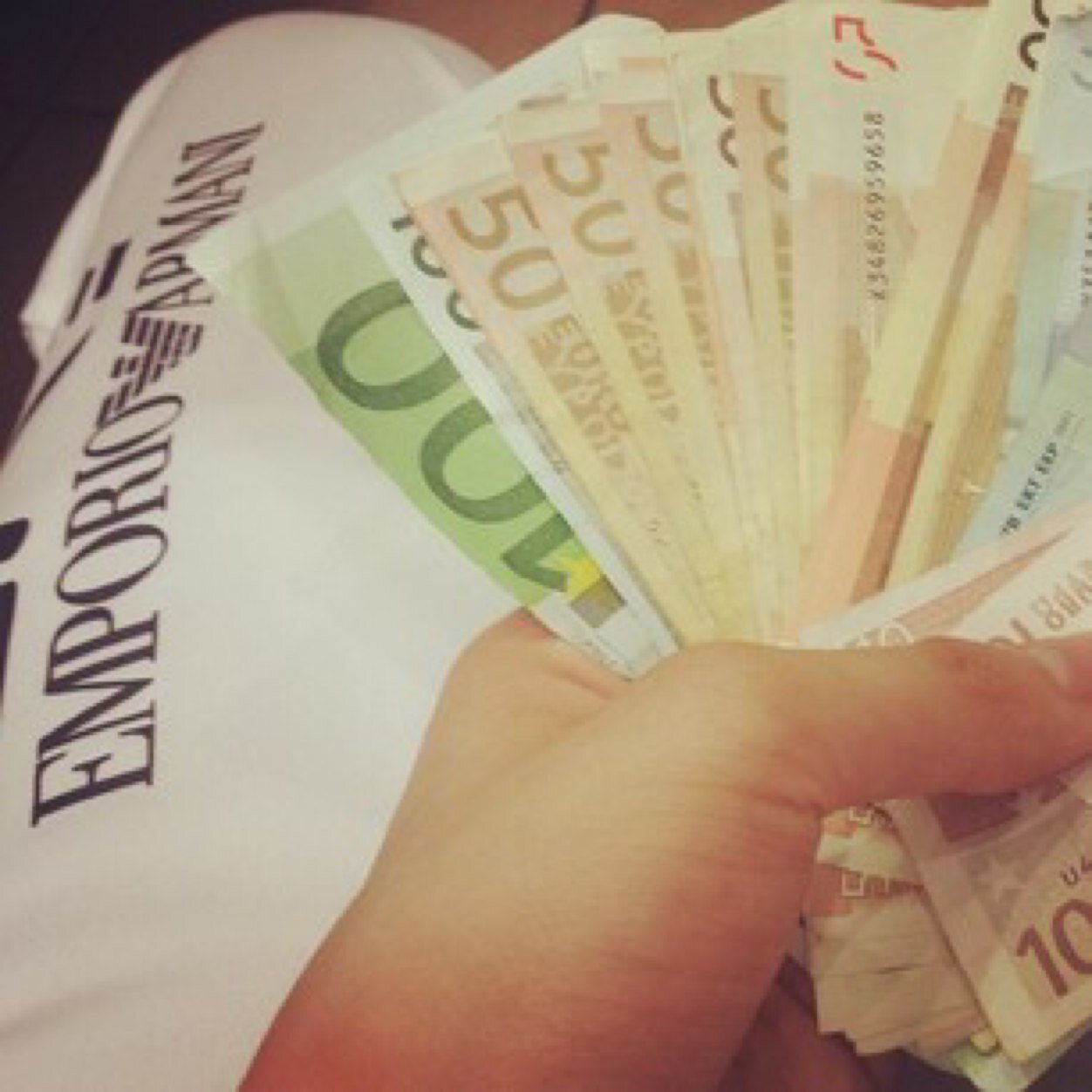 Amis parieur , c'est cette page qu'il faut suivre pour tout parie et fixed sur a 100% ! Je fournis des infos sur des match arranger! Triplez votre mise ici