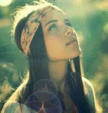 A lover of sun dappled vintage gorgeousness.