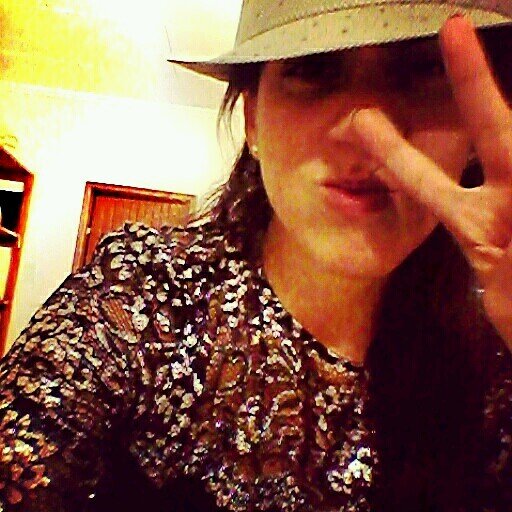 MeganMaruri's profile picture. Que el fin del mundo te pille bailando!