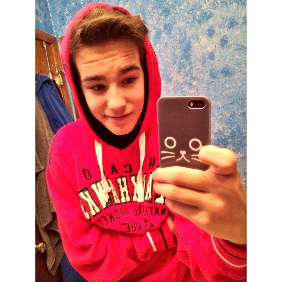 DONTTTFOLLOOW's profile picture. DONT FOLLOW ME ON HERE. THAT'S A FREE FOLLOW SO FOLLOW @slaysjacob