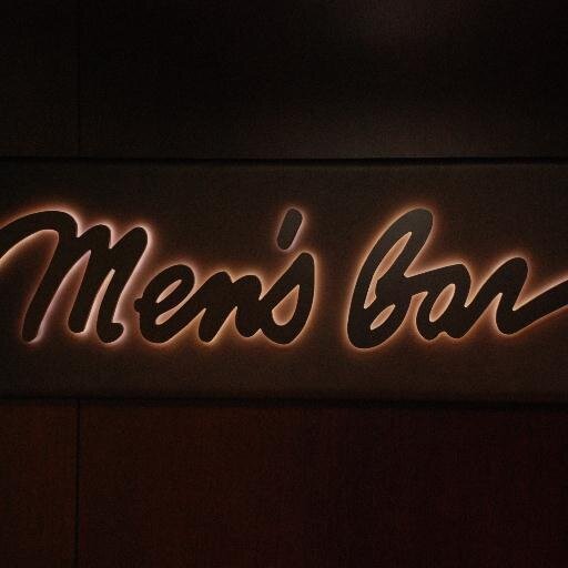 A Portland private restaurant located inside the Multnomah Athletic Club. Open Mon-Fri 11:30-2 for lunch and Mon-Sat 5-9 for dinner. Reservations at 5035176632.