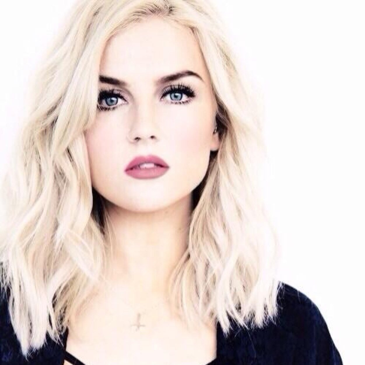 FakingqueeG's profile picture. 