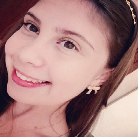 miweyd's profile picture. Eu quero um punhado de estrelas maduras. Eu quero a doçura do verbo viver.