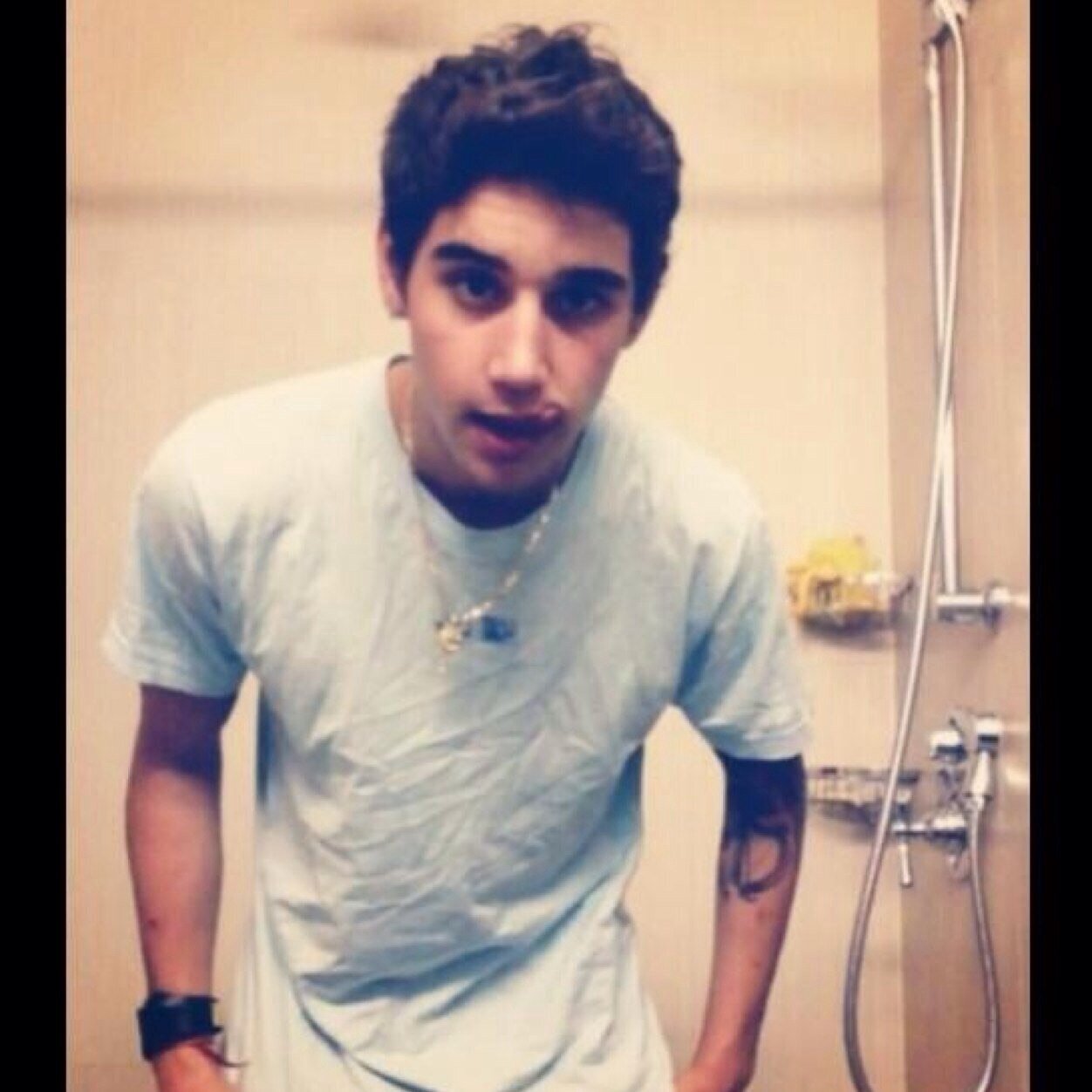 HornyKian's profile picture. [RP/Taken] @RosieBellaBlack is mine so dont touch or flirt with her or i will hurt you