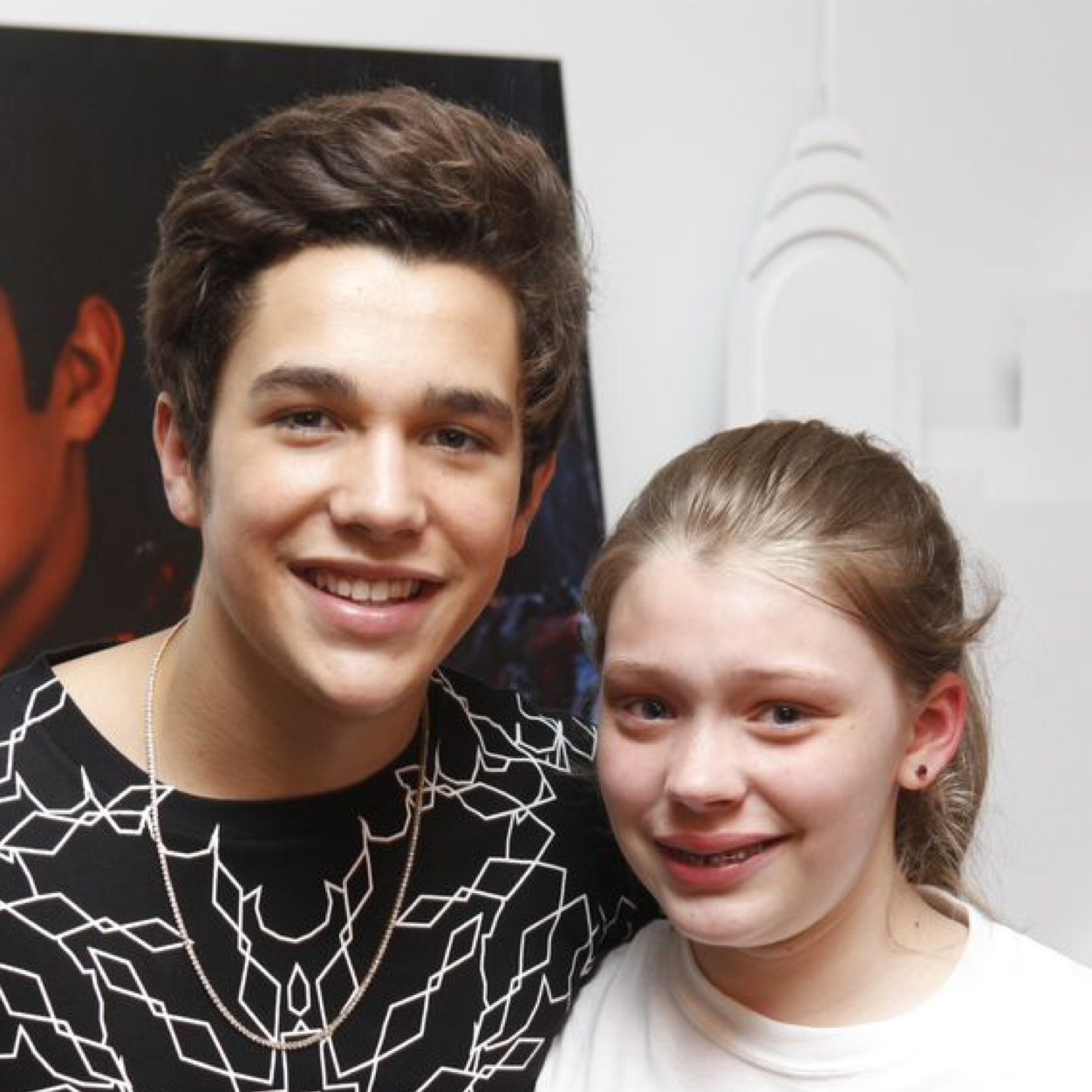 AUSTIN FOLLOWS!!!Mahomie spending hours promoting Austin in every way.