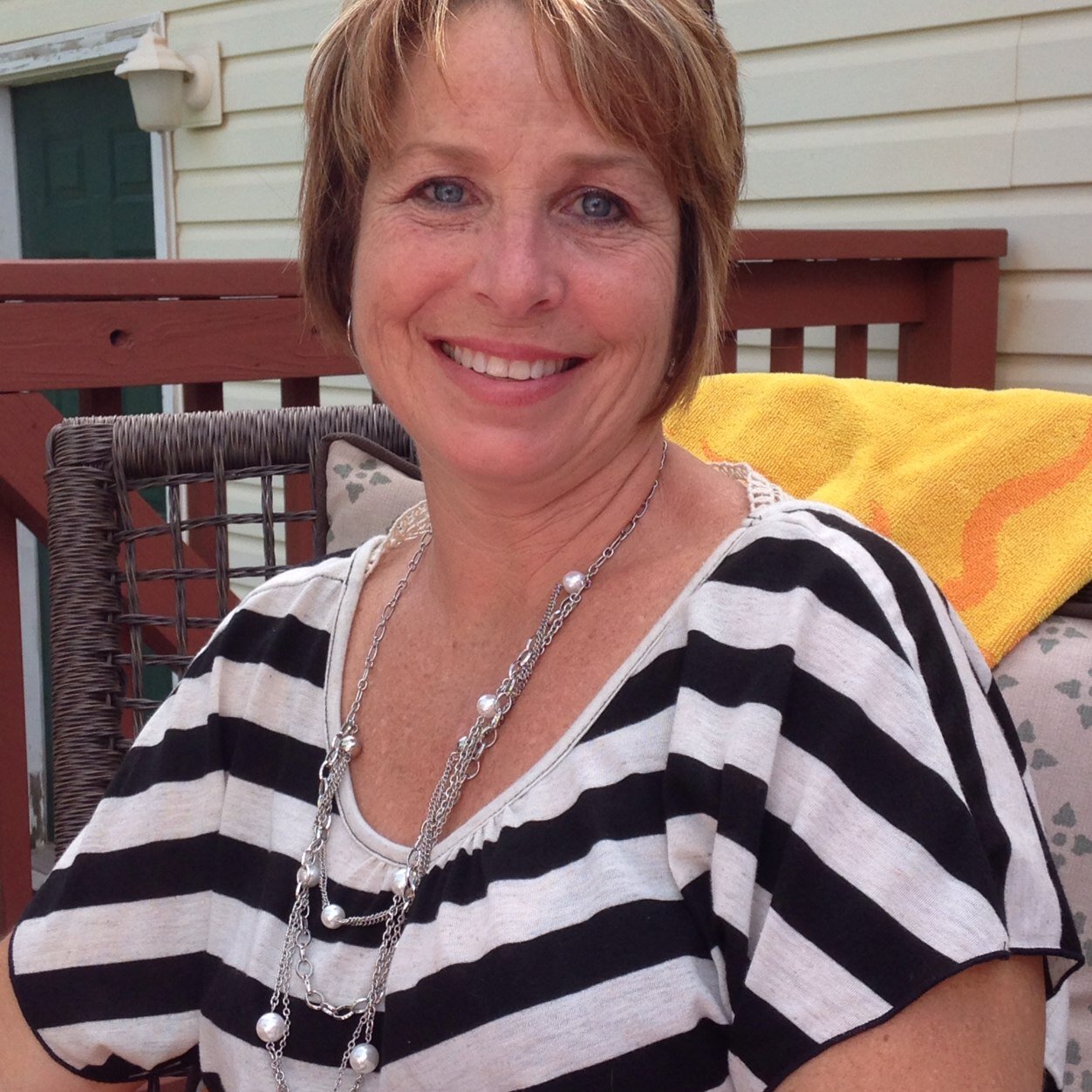 Lori Schneider (LoriLschneider) Twitter