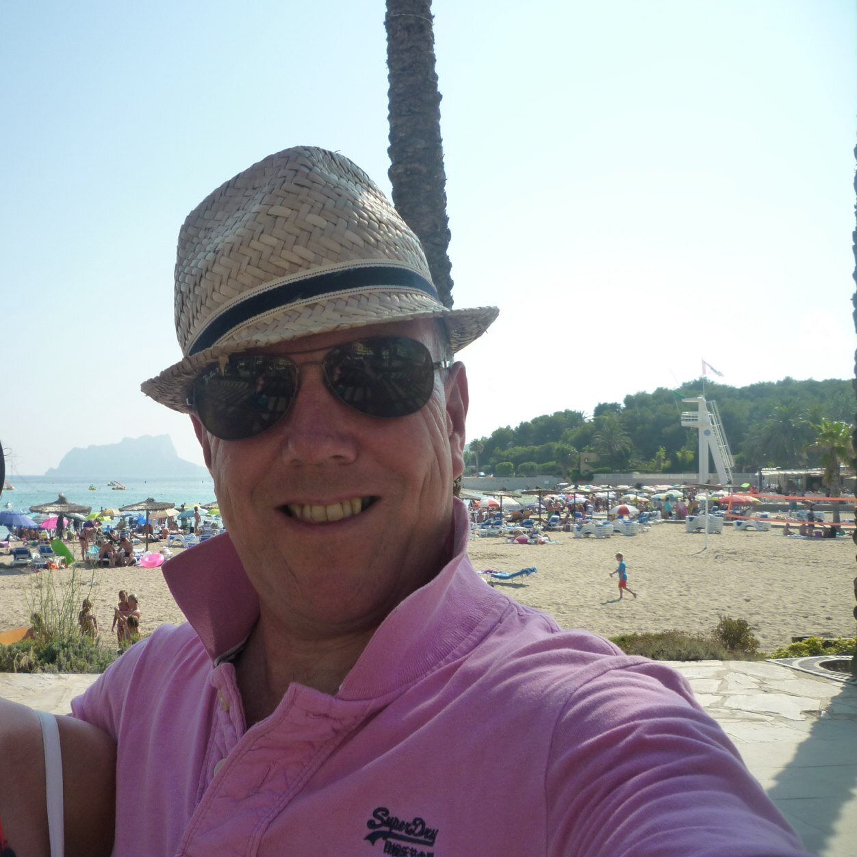 BeddowsMike's profile picture. Leeds through & through 💛💙💛💙