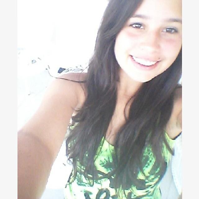 Sou como você me vê. Posso ser leve como uma brisa ou forte como uma ventania, Depende de quando e como você me vê passar.