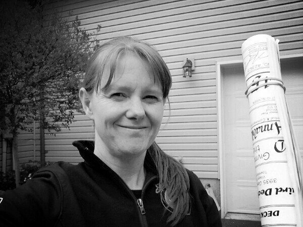 Full time working mom of two, athlete, coach and Independent Scentsy Consultant