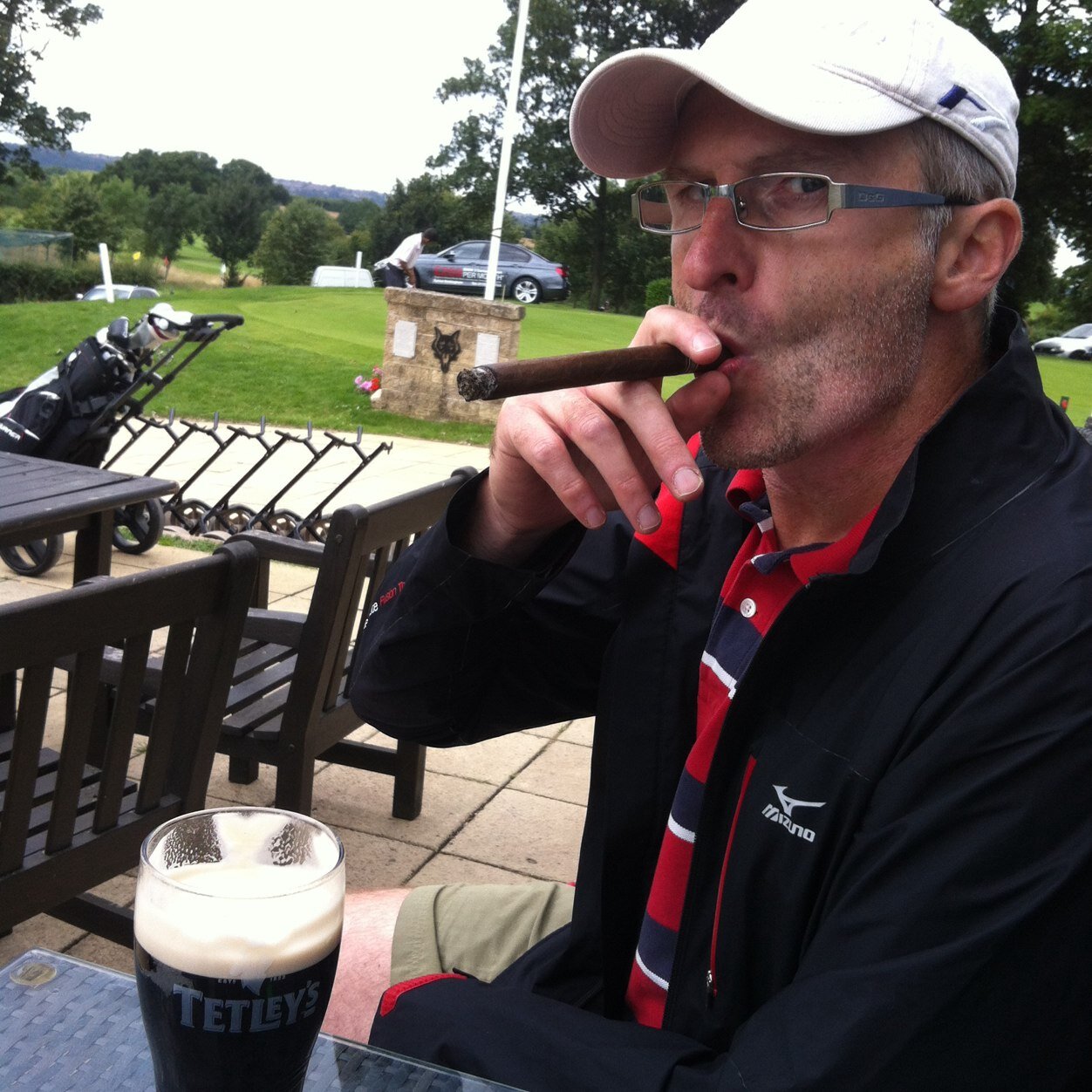 adamhowe74's profile picture. Mi casa es tu casa.....