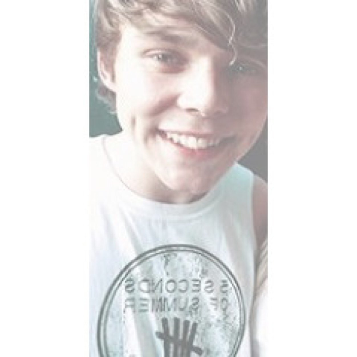 Ashton Irwin || 22 || single e bella vita || bipolare