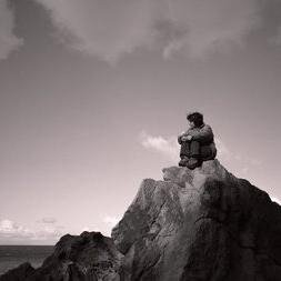 Am I really supposed to describe myself? How shallow, decide for yourself who I am.