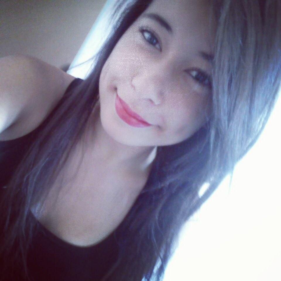 Uma gaarota , chata , CIUMENTA , irritante , feia , bobona , fã do Bob Esponja, SÃO PAULINA DE SANGUE   ! 
 E vive o Luan Santana ♥