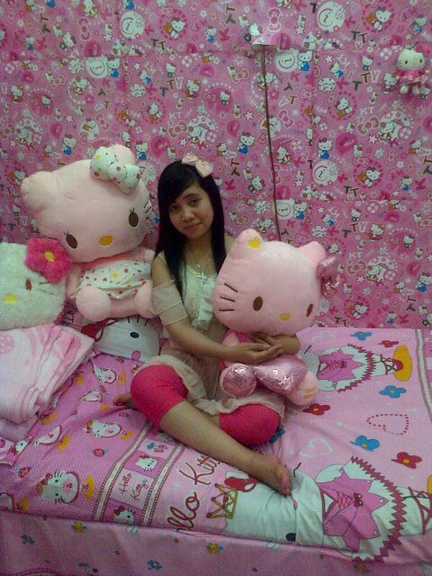 Elapink18's profile picture. 