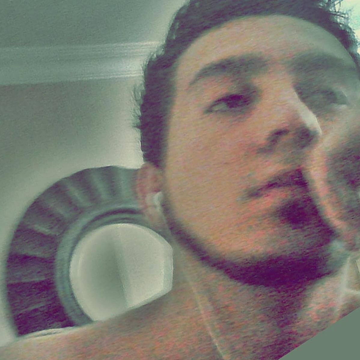 de nokta olmak varken ج ‘in karnına asılmak niye.