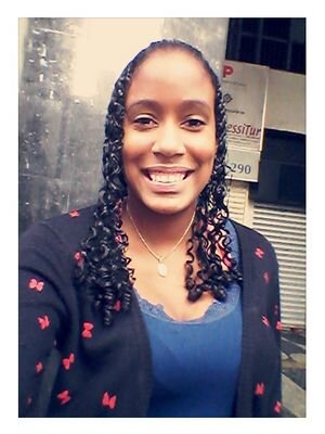 Biografia?
Nαo importα o quє єu diigα,
Vocє irα vαlorizαr pєlo quє vê, 
julgαr pєlo quє ouve