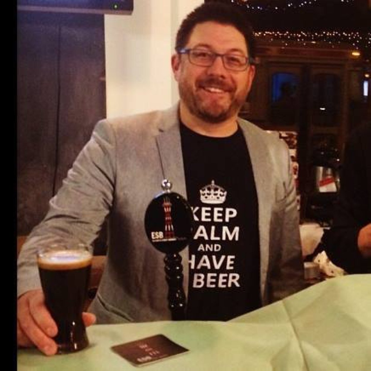Lead comms @logicmonitor. Founder of SF’s real-fake pub: Elizabeth Street Brewery. ESBeats DJ @radiovalenciasf. Be More Kind.