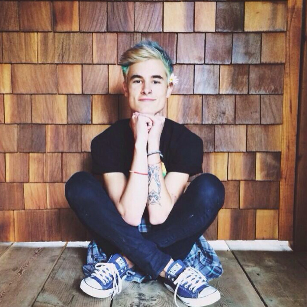 Kian Lawley.