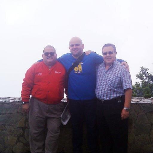 Padre familia, trabajador petrolero Amuay40 años de servicios fiel seguidor del Comandante y Nicolas Maduro.
