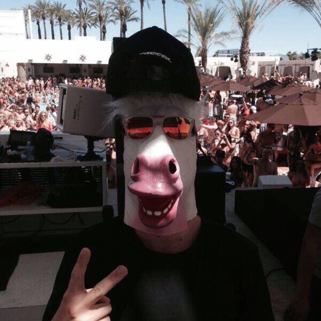 This is the first french twitter page for Nicky Romero ! Best place to find the latest about @nickyromero, I post more news, photos and video.