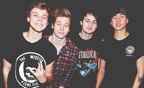 IT WOULD MEAN THE WORLD IF U FOLLOW @fuiloveapples OR JUST HELP HER WITH MICHAEL/4 PLEASE SUNSHINES