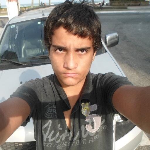 _pablo_vicente_'s profile picture. Não me façam ser o que não sou, não me convidem a ser igual, porque sinceramente sou diferente!