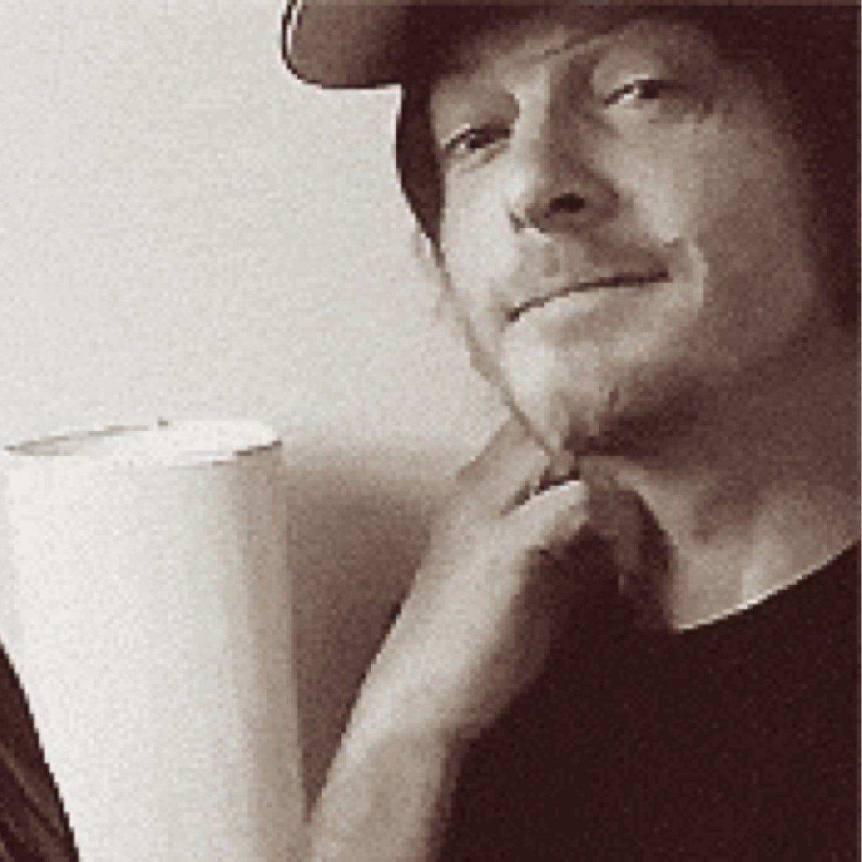 Moving pics of The Reedus. It's Twitter Magic.