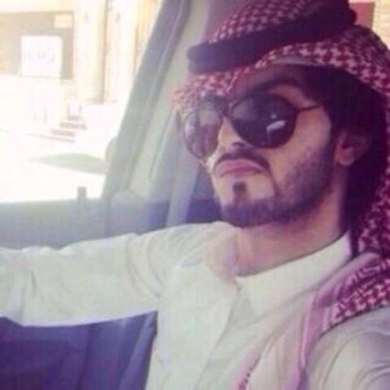 المفضله مو لي بس انفضوها.