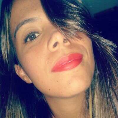 Tire suas próprias conclusões
me julgue pelos
meus erros
me odeie pelas minhas vitórias
me ame por eu ser quem
eu sou
mas me conheça antes de acreditar no