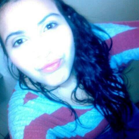 Saludos. O//  -                       El que revisa lo que no debe se entera de lo que no quiere 
Pin:♥
 Enamorada? para que decir mentiras:$♥