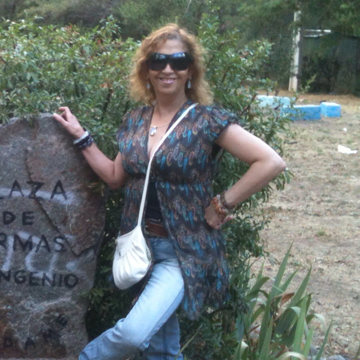 Mujer y amiga, madre , abuela y bisabuela. Ex alumna de Maria Auxiliadora. Cruzada de corazón