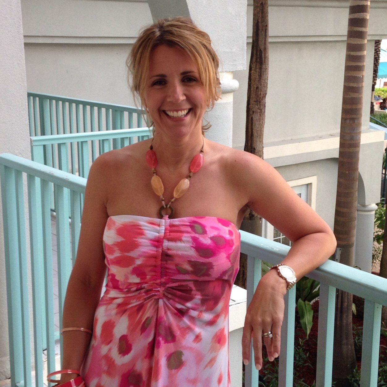 kat_nall's profile picture. 