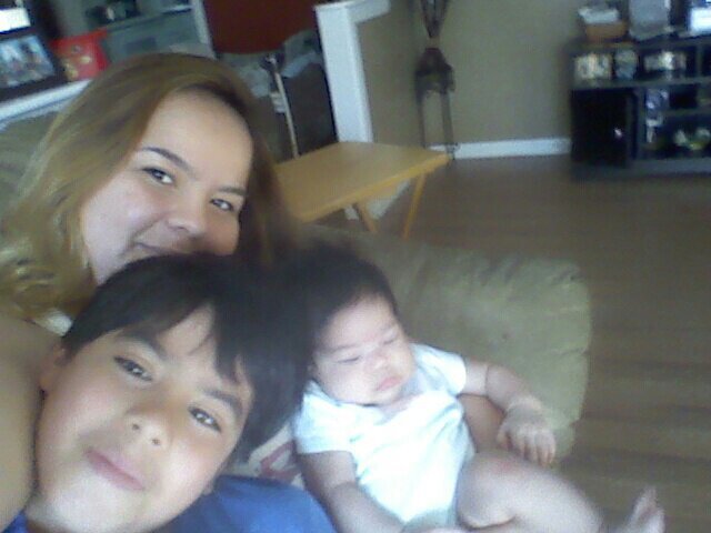 romantica, carinosa, fiel, amo mi familia son mi todo