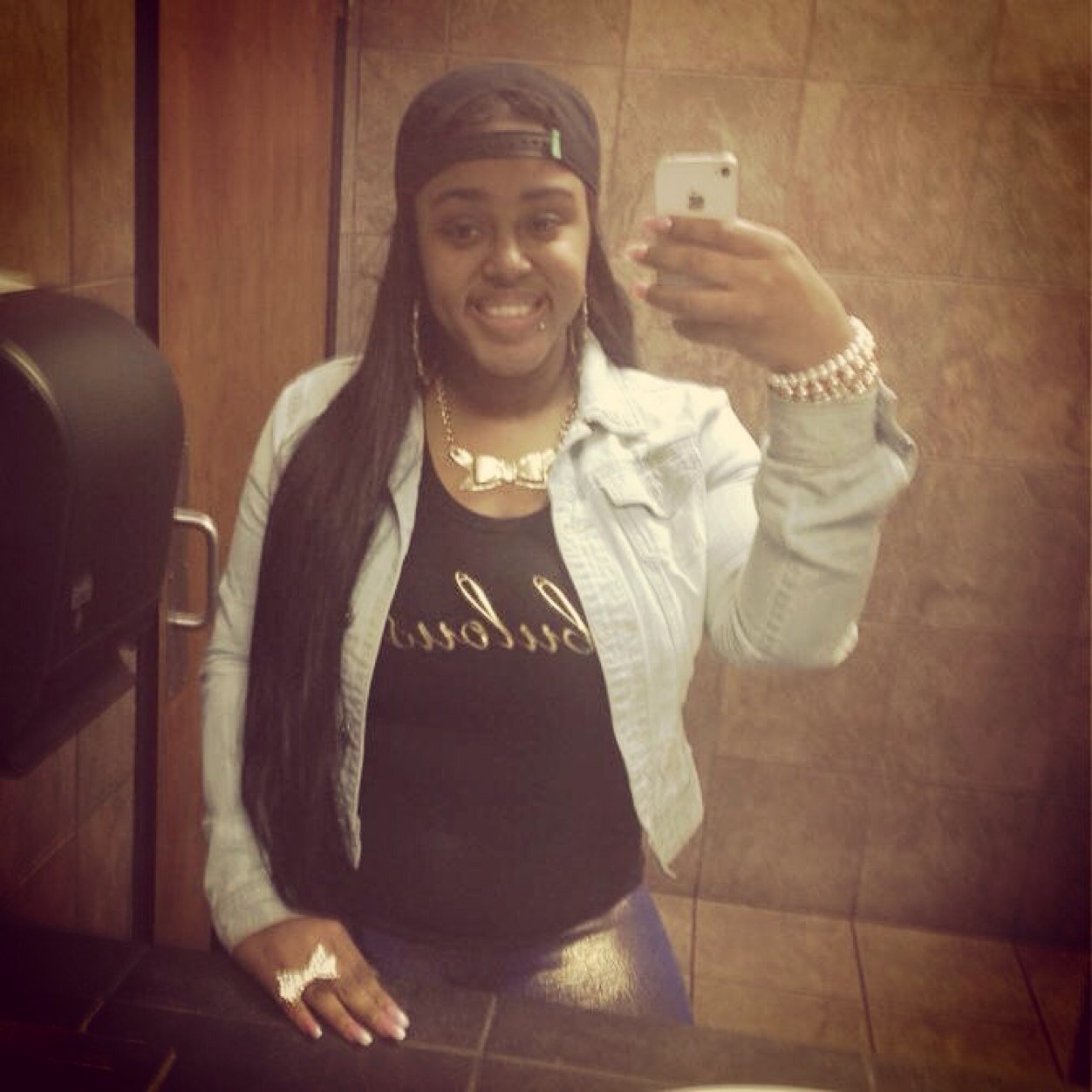 Pretty Girl , Dirty World ✌️