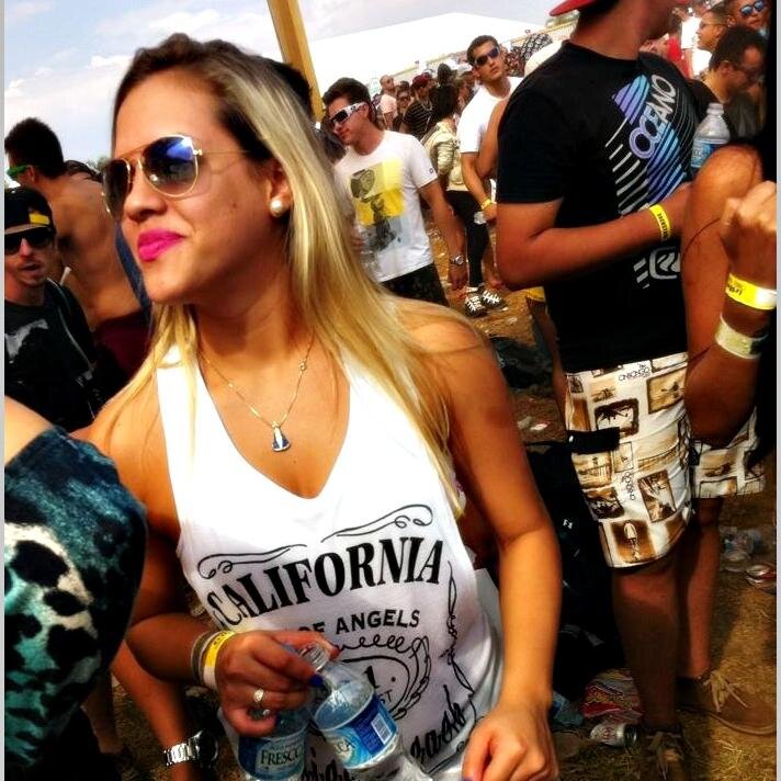 .. Feliz aquele que vê a felicidade dos outros sem ter inveja. O sol nasce pra todos, e a sombra pra quem merece!