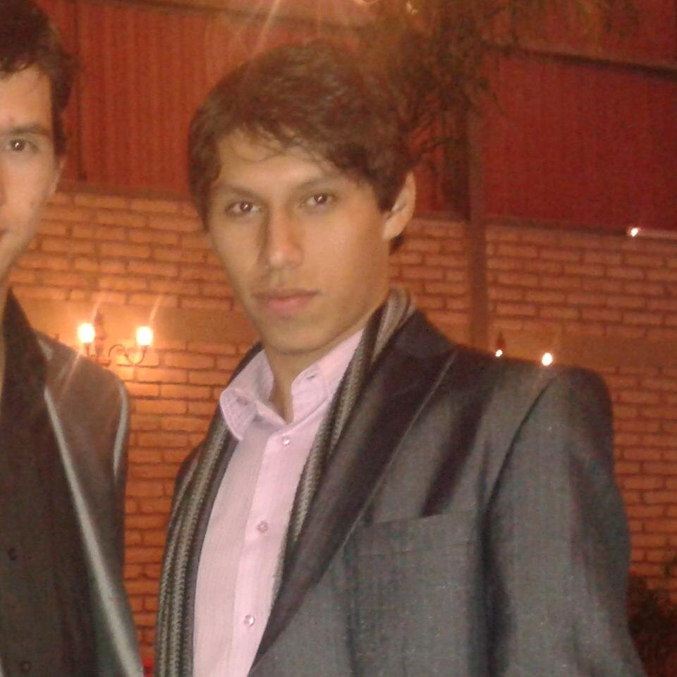 crlozano9's profile picture. 