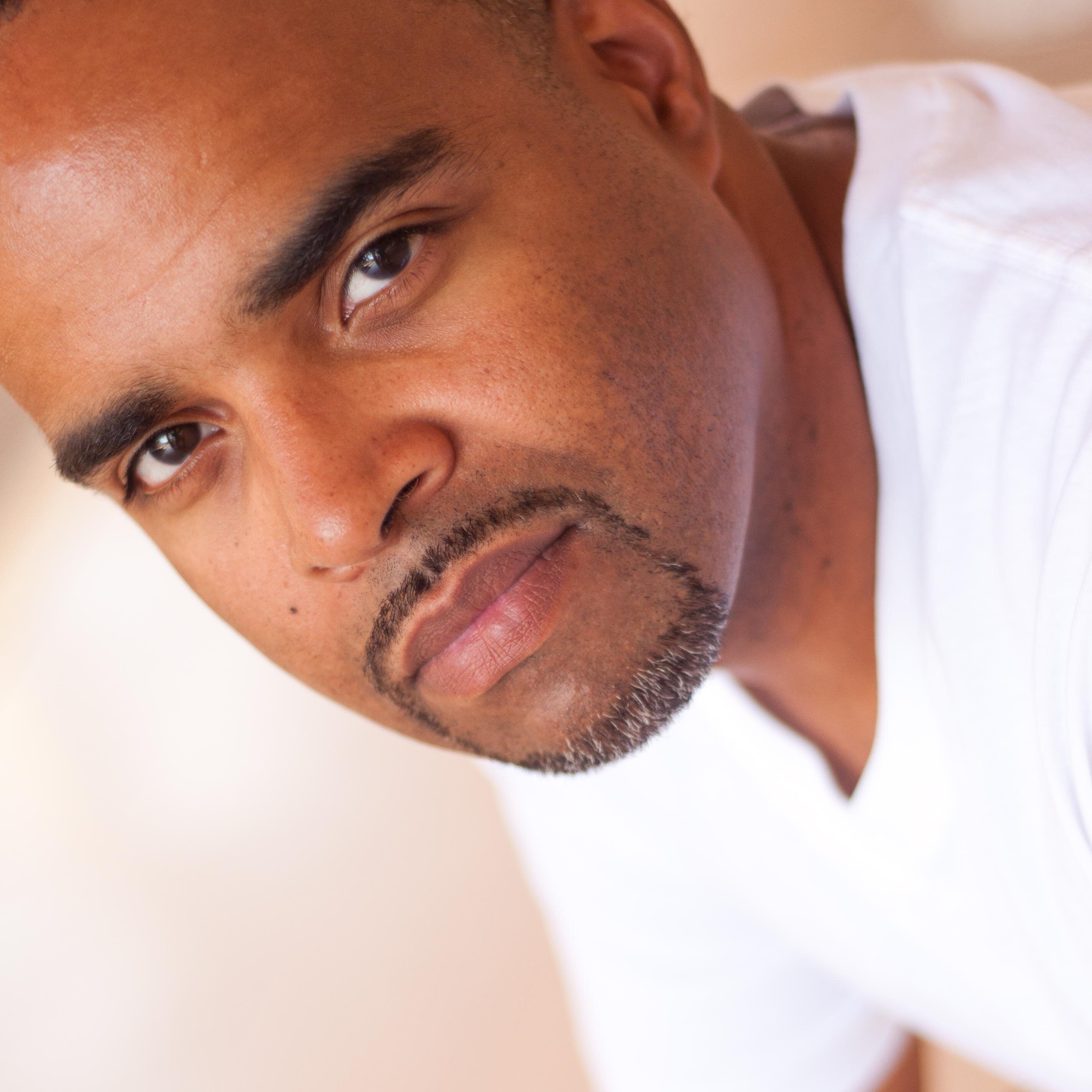Critical & Free thinker, Father of 3, Podcaster, Relationship Coach, Football Offensive Coordinator. Sports Enthusiasts.

Instagram - @coachmo_money