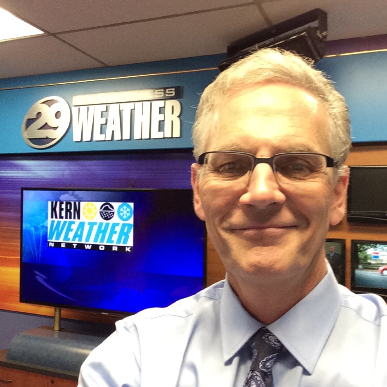 I am chief meteorologist. Former Air Force forecaster. Worked in 7 markets. Bakersfield since 1990. Program co-chair for 2017 National Wea Assn Conf