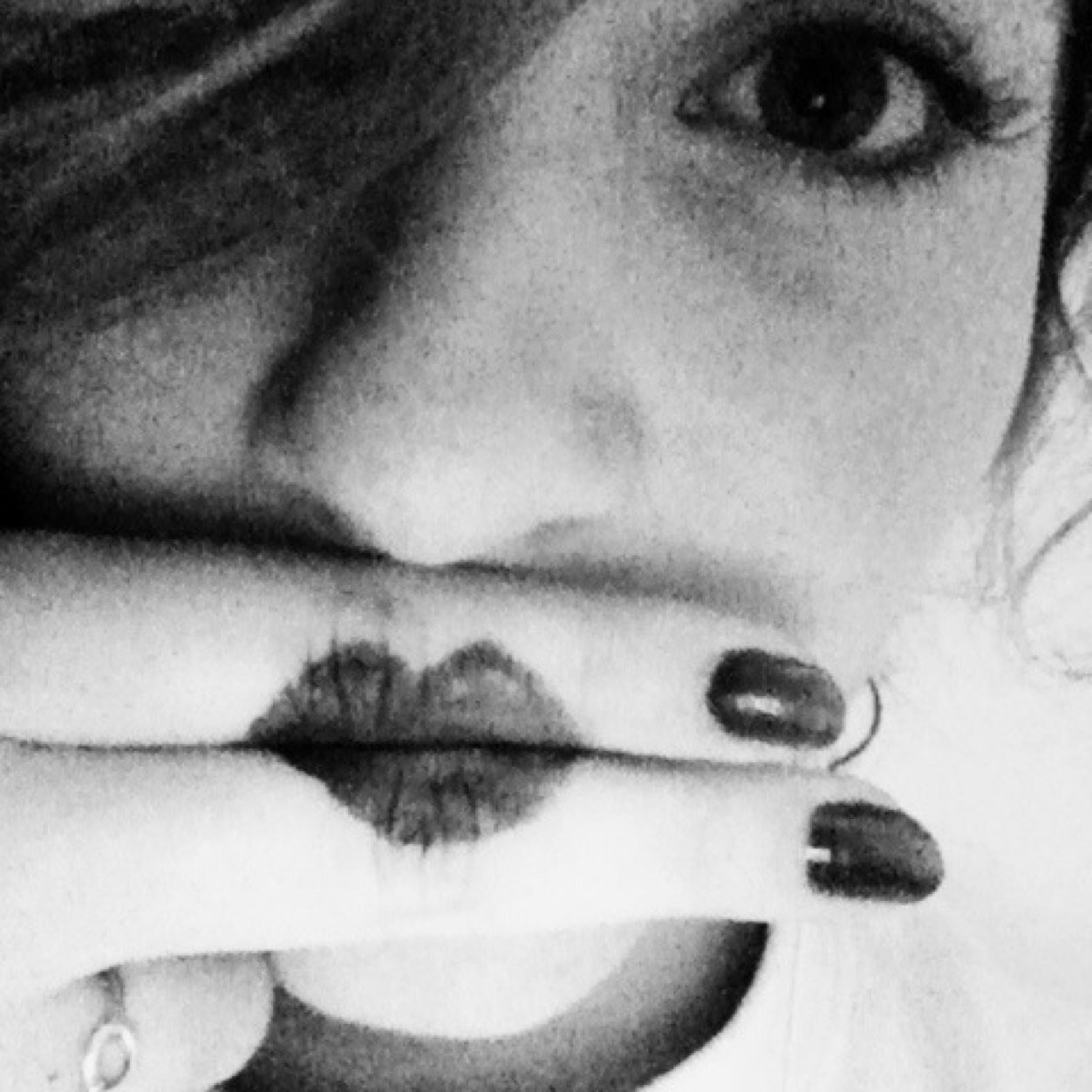 Snapchat: vaiana.h /// Instagram: vaiana_h Chieuse pro la pour te faire chier ///Emmerde le monde et dis que des conneries. /// Sinon bienvenue :)