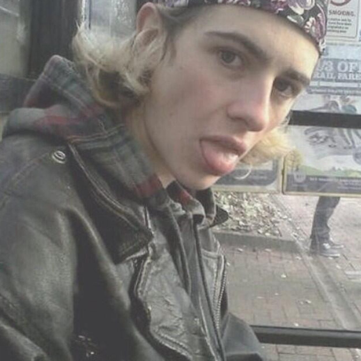 Iovealienzzz's profile picture. Kill me