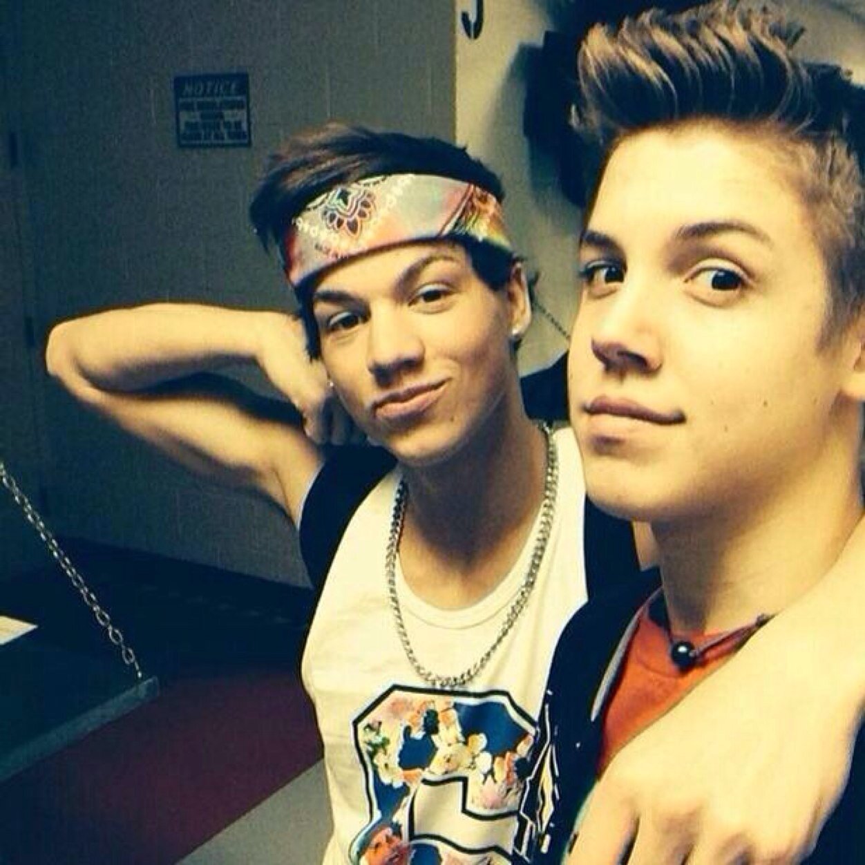 Magcon-O2L-One Direction-0/12 :(