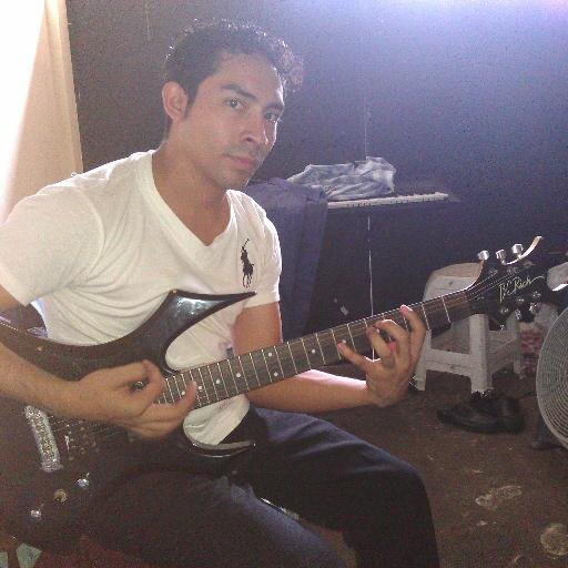 Músico, Poeta y loco, pero sobre todo feliz, salvadoreño🇸🇻🇨🇴
