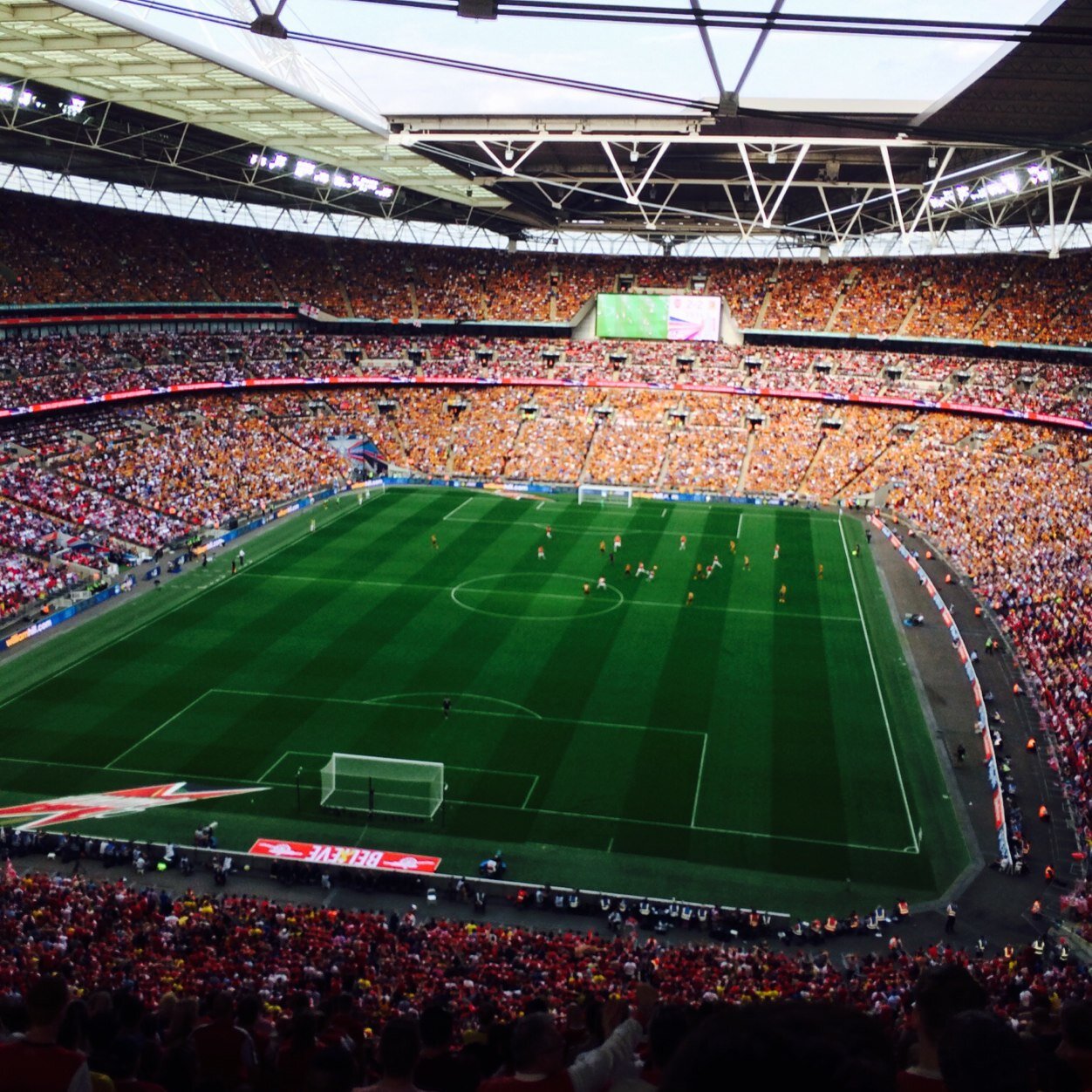 ingleland2010's profile picture. Arsenal and Leyton Orient season ticket holder.