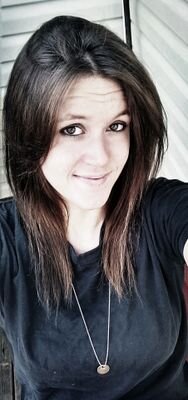 Freelance Artist. Chill. Music is my soul!