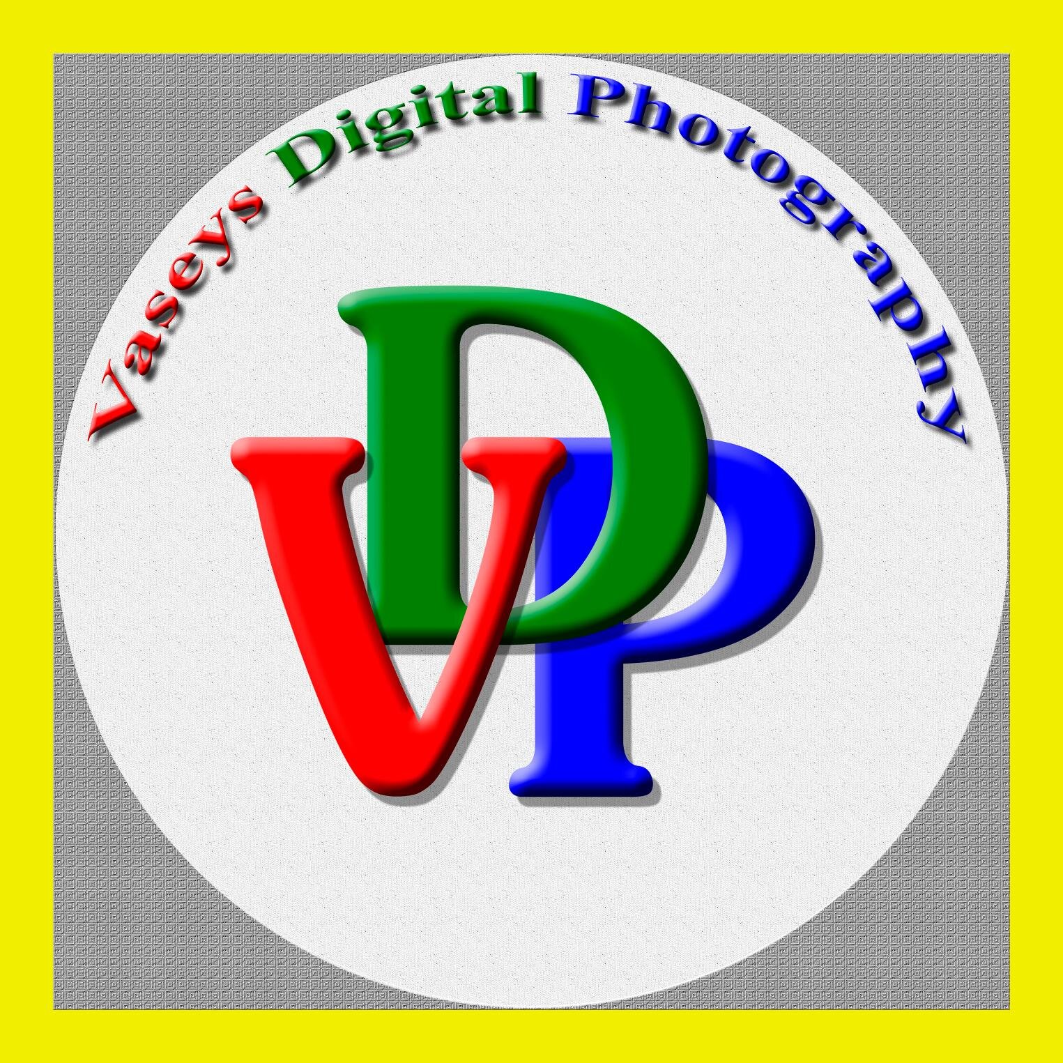Vegan & Photographer of 35 years. Studio Portraits, Glamour, Family, Babies & Children, Weddings, Pets, Pregnancy & 3D. Full airbrushing & photo editing