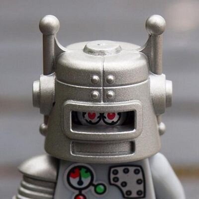 UnRobocMas's profile picture. programado para enamorar.