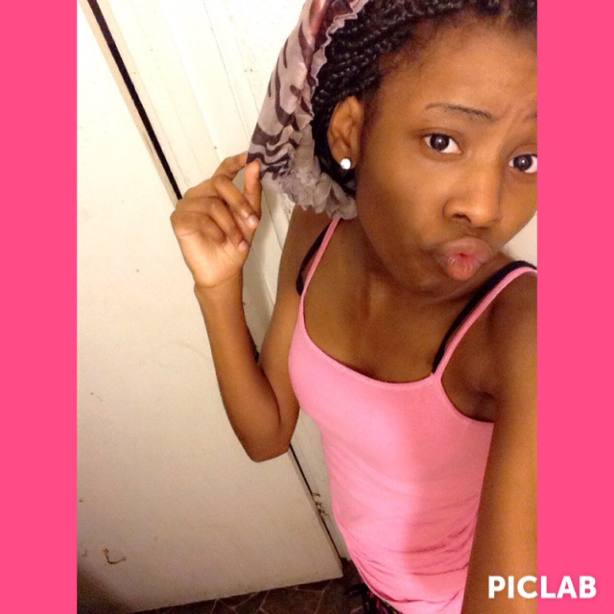 DEREK❤️
; camari couch 
prettygang  //
