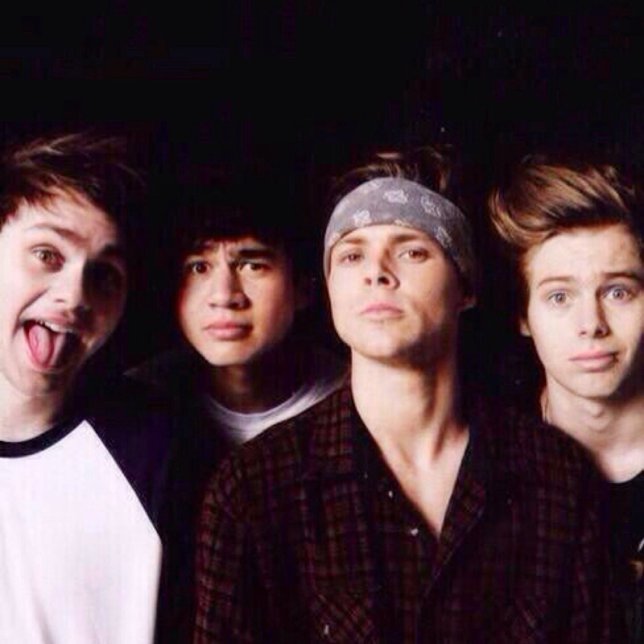 I just love 5 Seconds Of Summer and thats about it, ❤️ im really boring too.