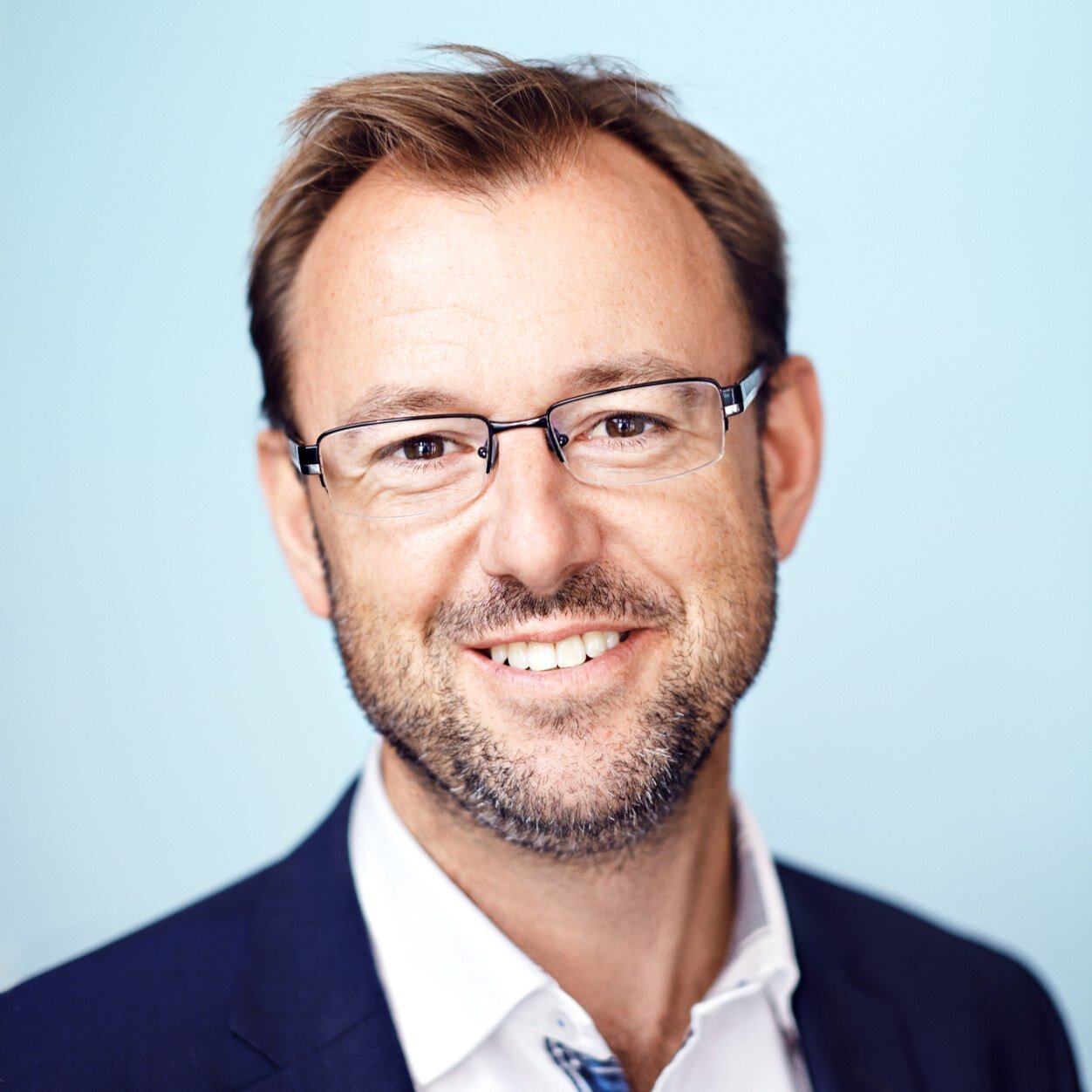 Bransjedirektør havvind i Fornybar Norge. Havvind, energi- og klimapolitikk, andre tema etter innfall.
