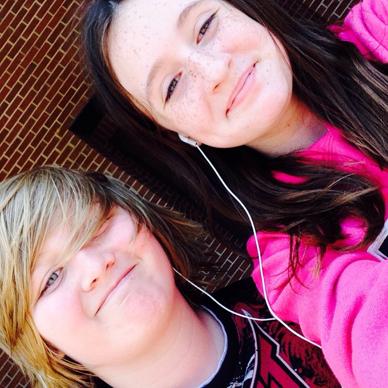 Hey guys! Glee is my favorite show! You follow i follow back!
